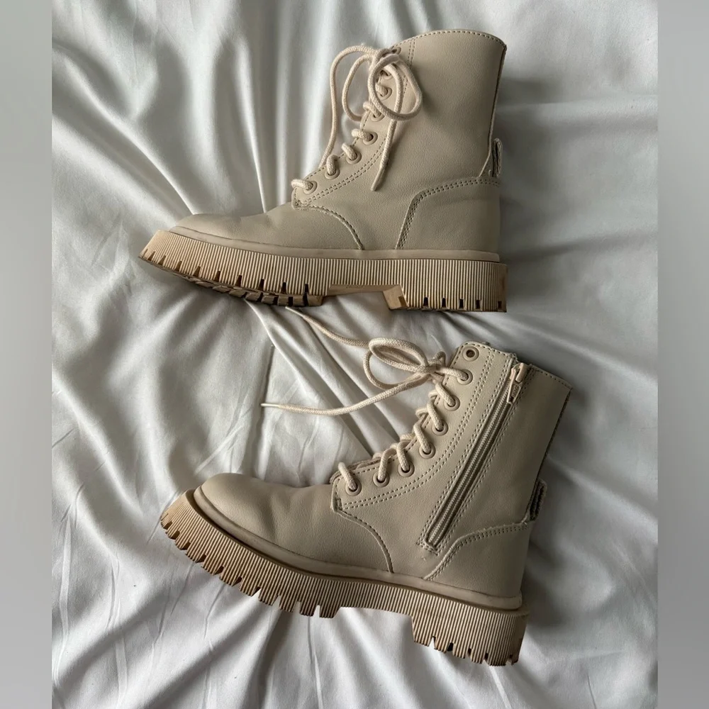 Zara Girls Beige Boots 11.5 Combat Shoes Fall Lace Up Side Zipper